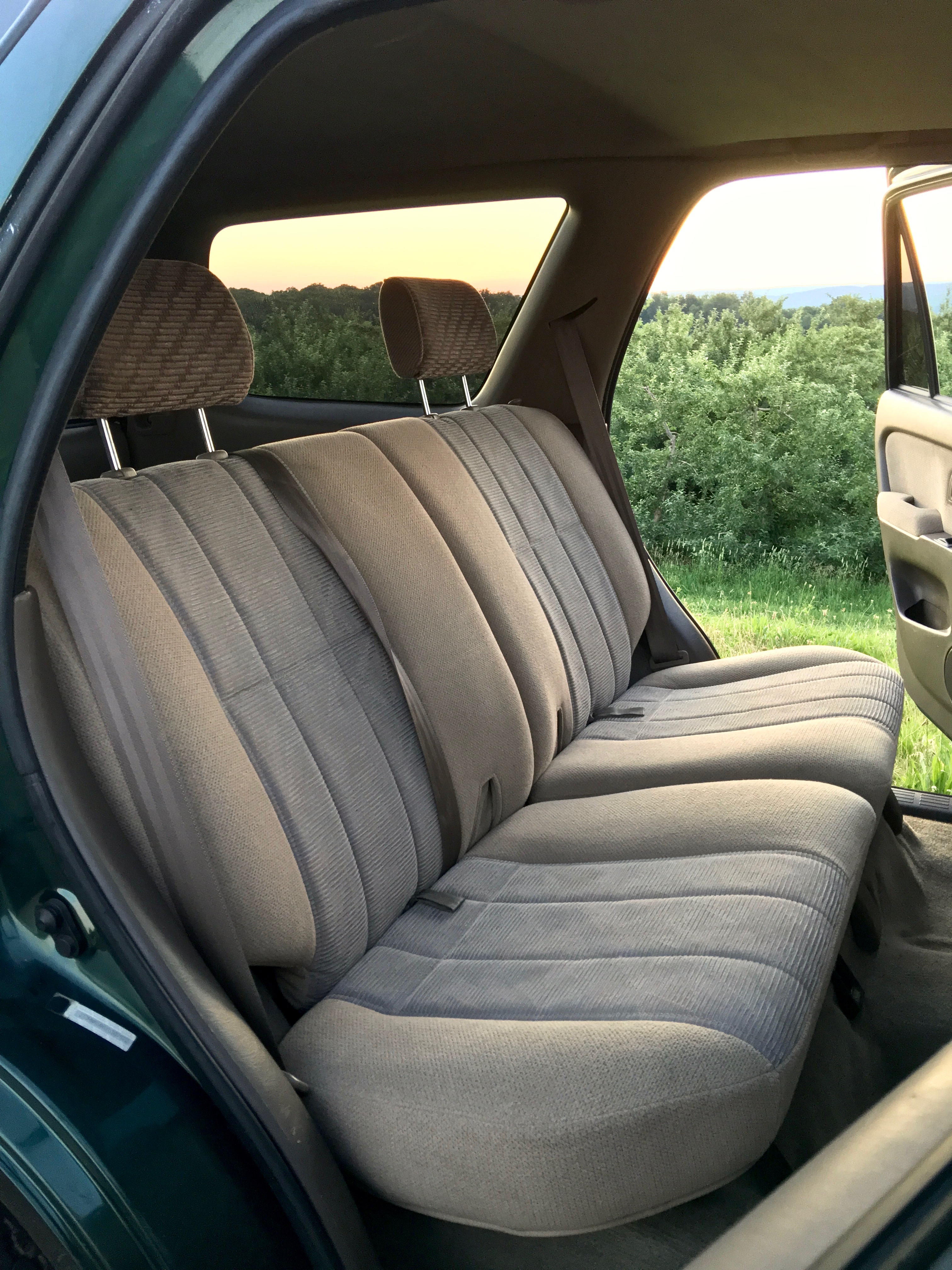 2000 Toyota 4Runner 3.4L V6 4WD 5 Speed Manual 129K - 3rd Gen - Our Pro Recon - New Clutch, Timing Belt and Waterpump, New Valve Cover Gaskets, New Spark Plugs, New Alternator, New Radiator, New Muffler and Tailpipe, New Rear Coil Springs, New Rear Shocks, New Brakes, New Tires, Frame Descaling, Applied Rust Converter Rust Mort, Sealed Frame with Fluid Film, New Bumpers - Beautiful Engine - has No Leaks — photo 29